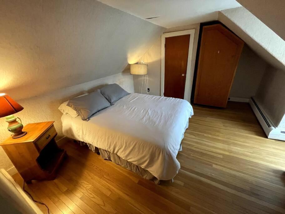 Cute 6-Bedroom Getaway In The Heart Of Littleton Zewnętrze zdjęcie