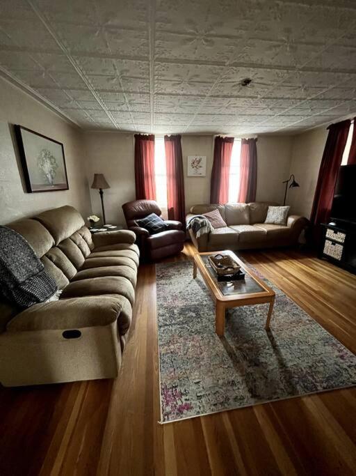 Cute 6-Bedroom Getaway In The Heart Of Littleton Zewnętrze zdjęcie