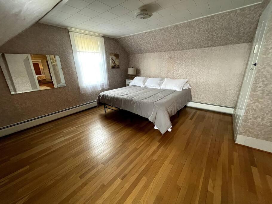 Cute 6-Bedroom Getaway In The Heart Of Littleton Zewnętrze zdjęcie